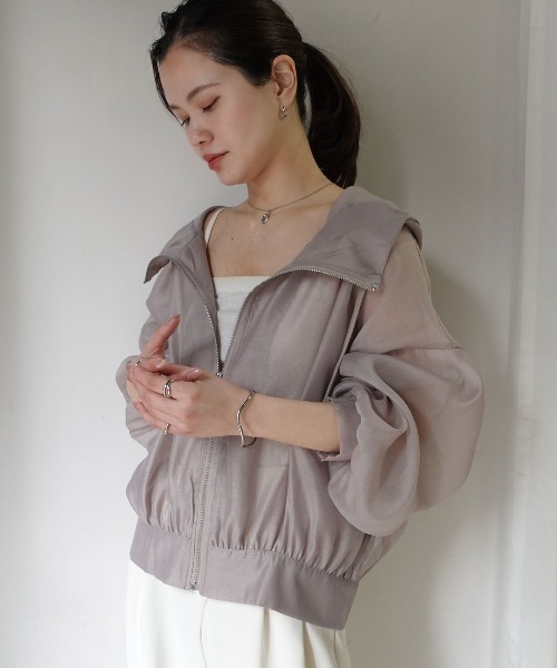 CORNERS（コーナーズ）の「シアーボリュームスリーブマウンテンパーカー（ブルゾン・レディース・グレイッシュベージュ/ブラック/アイボリー・M）」の18枚目の写真