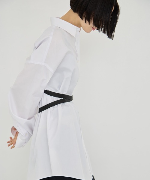 JOHN LAWRENCE SULLIVAN（ジョンローレンスサリバン）の「【JOHN LAWRENCE SULLIVAN/ジョンローレンスサリバン】COTTON SATIN OVERSIZED SHIRT/コットンサテンオーバーサイズシャツ（シャツ/ブラウス・レディース・ホワイト/サックスブルー・S）」の6枚目の写真