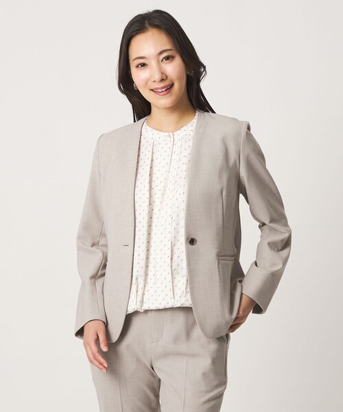 A DAY IN THE LIFE UNITED ARROWS(アデイインザライフユナイテッドアローズ)の「リネンライクドビー Vネックジャケット ‐セットアップ対応・マシンウォッシャブル‐<A DAY IN THE LIFE>(テーラードジャケット・レディース・ベージュ/ネイビー/モカ/グレー系・38/36/40)」の15枚目の写真