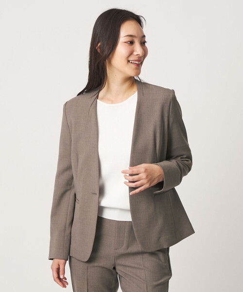 A DAY IN THE LIFE UNITED ARROWS(アデイインザライフユナイテッドアローズ)の「リネンライクドビー Vネックジャケット ‐セットアップ対応・マシンウォッシャブル‐<A DAY IN THE LIFE>(テーラードジャケット・レディース・ベージュ/ネイビー/モカ/グレー系・38/36/40)」の17枚目の写真