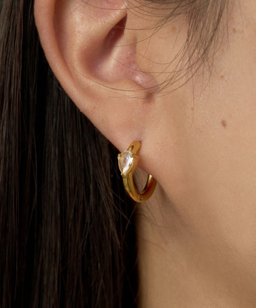 VATSURICA（バツリカ）の「〈LOINE〉金属アレルギー対応 / サージカルステンレス / キュービックジルコニア フープピアス（ピアス（両耳用）・レディース・ゴールド/シルバー・FREE）」の4枚目の写真