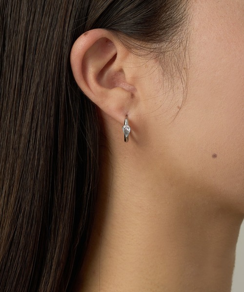 VATSURICA（バツリカ）の「〈LOINE〉金属アレルギー対応 / サージカルステンレス / キュービックジルコニア フープピアス（ピアス（両耳用）・レディース・ゴールド/シルバー・FREE）」の5枚目の写真