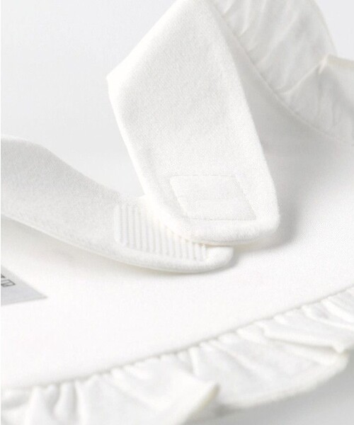 BRANSHES(ブランシェス)の「スクエアフリルスタイ(スタイ/よだれかけ・キッズ・アイボリー/ピンク・FREE)」の11枚目の写真