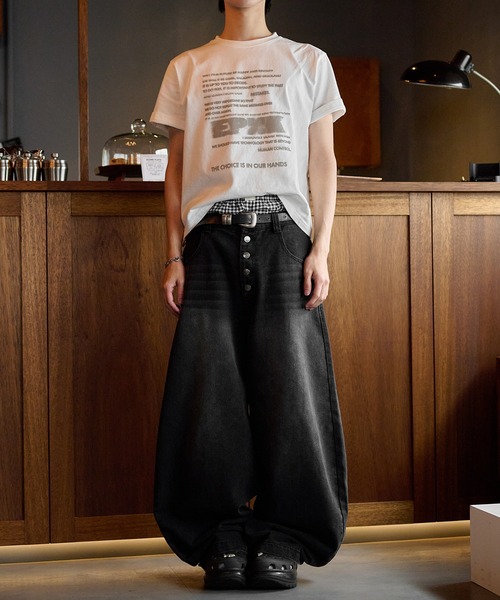 EPNK（イーピーエヌケー）の「Fade graphic tee / フェードグラフィックTee（Tシャツ/カットソー・メンズ・オフホワイト/ブラック・SMALL/MEDIUM/LARGE）」の19枚目の写真