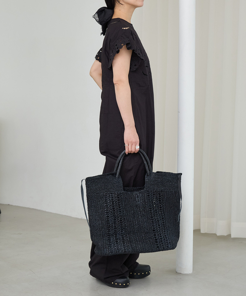 IENA LA BOUCLE（イエナラブークル）の「IENA LA BOUCLE カットワークオールインワン（つなぎ/オールインワン・レディース・ブラック・38/36）」の5枚目の写真