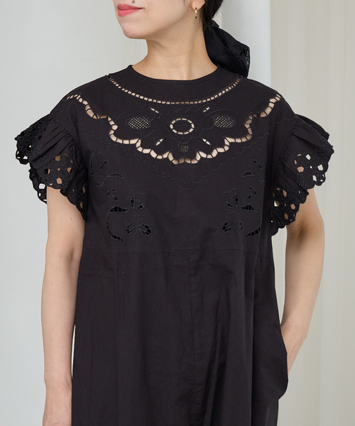 IENA LA BOUCLE（イエナラブークル）の「IENA LA BOUCLE カットワークオールインワン（つなぎ/オールインワン・レディース・ブラック・38/36）」の6枚目の写真