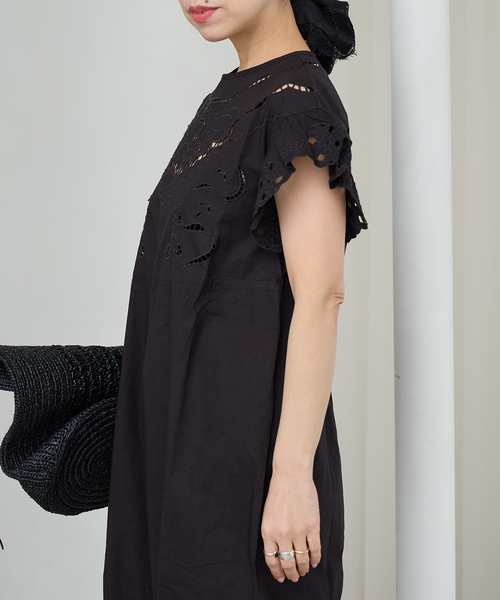 IENA LA BOUCLE（イエナラブークル）の「IENA LA BOUCLE カットワークオールインワン（つなぎ/オールインワン・レディース・ブラック・38/36）」の7枚目の写真