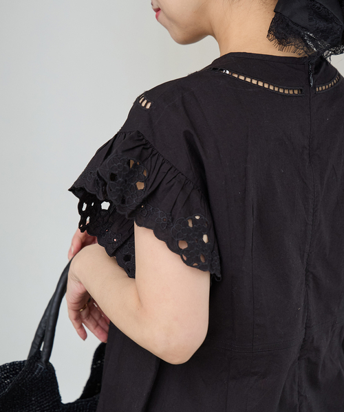 IENA LA BOUCLE（イエナラブークル）の「IENA LA BOUCLE カットワークオールインワン（つなぎ/オールインワン・レディース・ブラック・38/36）」の11枚目の写真