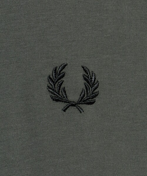 FRED PERRY（フレッドペリー）の「＜FRED PERRY＞リンガー Tシャツ（Tシャツ/カットソー・メンズ・ダークグレー/オフホワイト/ダークグリーン・M/XL/L）」の7枚目の写真
