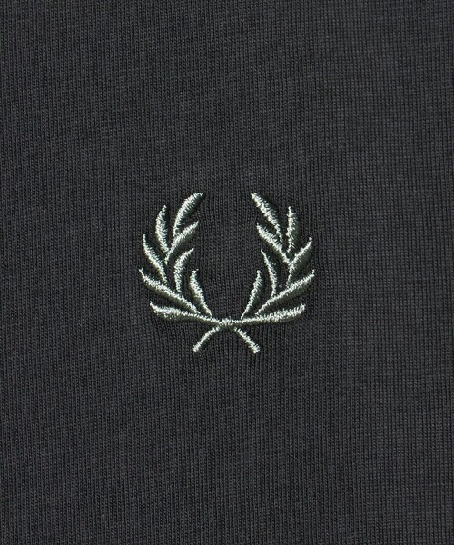 FRED PERRY（フレッドペリー）の「＜FRED PERRY＞リンガー Tシャツ（Tシャツ/カットソー・メンズ・ダークグレー/オフホワイト/ダークグリーン・M/XL/L）」の13枚目の写真