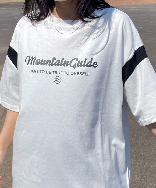 CRB(シーアールビー)の「袖配色ロゴビッグTシャツ(Tシャツ/カットソー・レディース・ベージュ/オフホワイト/ブラック・F)」の1枚目の写真