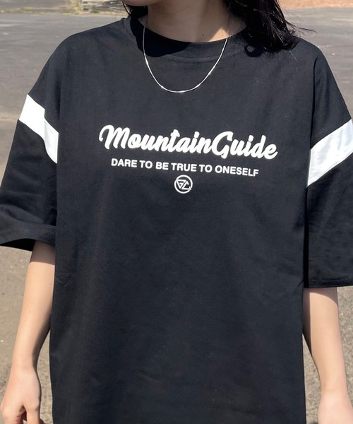 CRB(シーアールビー)の「袖配色ロゴビッグTシャツ(Tシャツ/カットソー・レディース・ベージュ/オフホワイト/ブラック・F)」の2枚目の写真