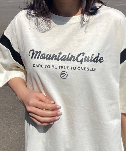 CRB(シーアールビー)の「袖配色ロゴビッグTシャツ(Tシャツ/カットソー・レディース・ベージュ/オフホワイト/ブラック・F)」の4枚目の写真
