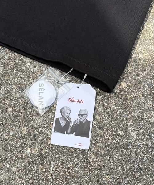 SELAN(セラン)の「【ユニセックス】缶バッチ付きSELANロゴプリントTシャツ/タイトフィット(Tシャツ/カットソー・メンズ・バーガンディー/ホワイト/グレー/ブラック/ネイビー・LARGE/MEDIUM)」の19枚目の写真