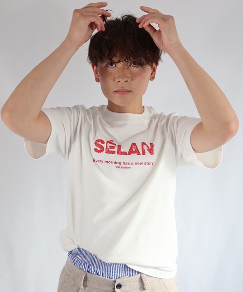 SELAN(セラン)の「【ユニセックス】缶バッチ付きSELANロゴプリントTシャツ/タイトフィット(Tシャツ/カットソー・メンズ・バーガンディー/ホワイト/グレー/ブラック/ネイビー・LARGE/MEDIUM)」の7枚目の写真