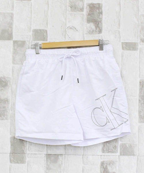Calvin Klein（カルバン・クライン）の「CK モノグラムロゴ サーフパンツ スイムボードショーツ（水着・メンズ・ホワイト/ブラック/レッド・M/S/XL/L）」の2枚目の写真