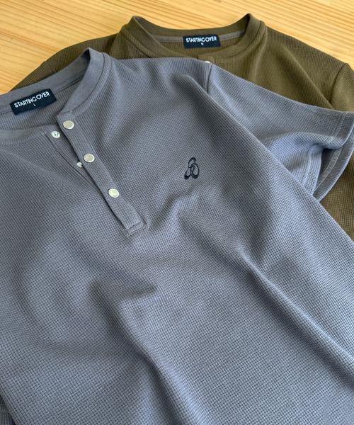 Starting Over(スターティングオーバー)の「短丈スナップヘンリーワッフル半袖Tシャツ / ショートレングス サーマル ヘンリーネック Tシャツ【ユニセックス】(Tシャツ/カットソー・メンズ・オフホワイト/カーキ/チャコールグレー/ブラック・M/L)」の20枚目の写真