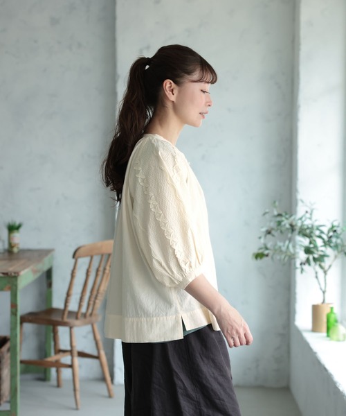 soulberry(ソウルベリー)の「クチナシの刺繍ブラウス(シャツ/ブラウス・レディース・キナリ・5L/4L/3L/LL/L/M)」の7枚目の写真
