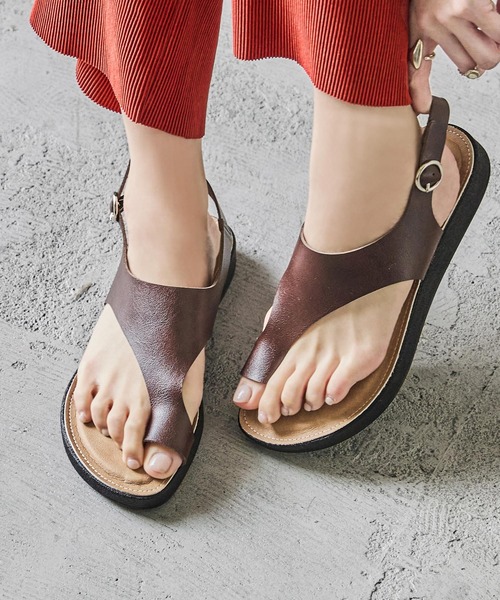 Fashion Letter(ファッションレター)の「日本製 ストラップ付きトングサンダル 痛くないサンダル(サンダル・レディース・ダークブラウン/ブラック/ゴールド/ブロンズ・LL/L/M/S)」の2枚目の写真