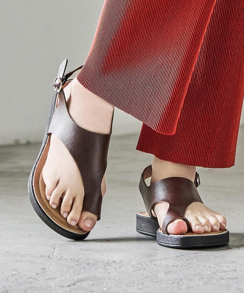 Fashion Letter(ファッションレター)の「日本製 ストラップ付きトングサンダル 痛くないサンダル(サンダル・レディース・ダークブラウン/ブラック/ゴールド/ブロンズ・LL/L/M/S)」の8枚目の写真