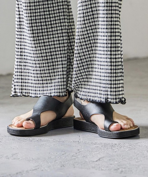 Fashion Letter(ファッションレター)の「日本製 ストラップ付きトングサンダル 痛くないサンダル(サンダル・レディース・ダークブラウン/ブラック/ゴールド/ブロンズ・LL/L/M/S)」の14枚目の写真