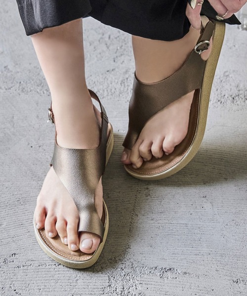 Fashion Letter(ファッションレター)の「日本製 ストラップ付きトングサンダル 痛くないサンダル(サンダル・レディース・ダークブラウン/ブラック/ゴールド/ブロンズ・LL/L/M/S)」の19枚目の写真