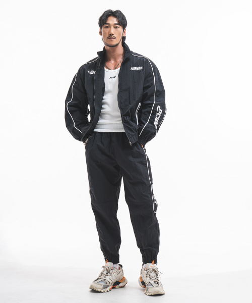 PHYSICAL GARMENTS（フィジカルガーメンツ）の「P2452 パイピングウインドブレーカージョガーパンツ [ブラック]（スウェットパンツ・メンズ・その他・MEDIUM/LARGE/X-LARGE/XX-LARGE）」の5枚目の写真