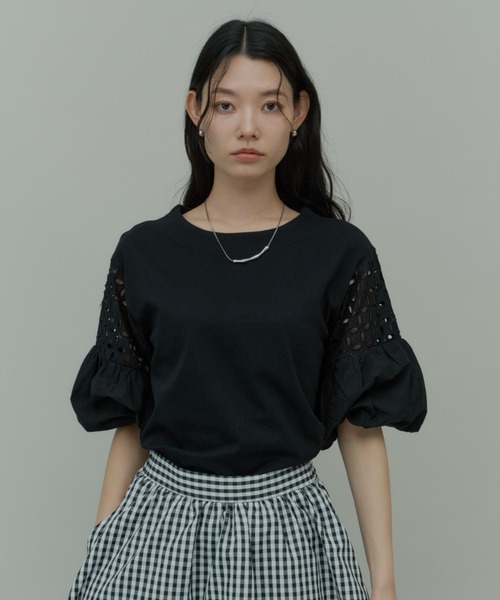 Plumel（プルメル）の「Volume Lace Sleeve Cut Tops  / ボリュームレーススリーブカットトップス（Tシャツ/カットソー・レディース・ブラウン/ブラック/オフホワイト・MEDIUM）」の15枚目の写真