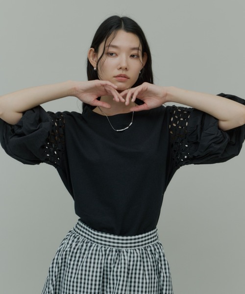 Plumel（プルメル）の「Volume Lace Sleeve Cut Tops  / ボリュームレーススリーブカットトップス（Tシャツ/カットソー・レディース・ブラウン/ブラック/オフホワイト・MEDIUM）」の17枚目の写真