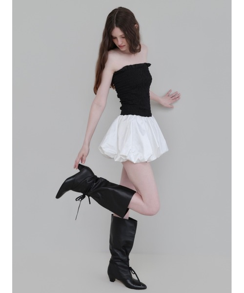 AMOMMA(アモマ)の「CLOUD SHIRRING MINI DRESS(ワンピース・レディース・ホワイト×ブラウン/ホワイト×ブラック・FREE)」の16枚目の写真