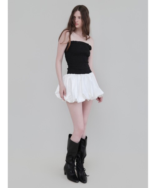 AMOMMA(アモマ)の「CLOUD SHIRRING MINI DRESS(ワンピース・レディース・ホワイト×ブラウン/ホワイト×ブラック・FREE)」の15枚目の写真