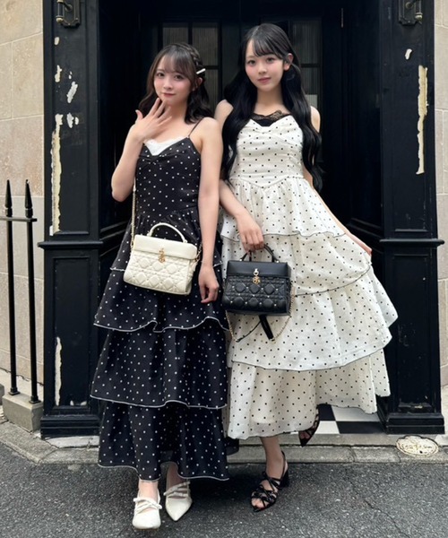 one after another NICE CLAUP(ワンアフターアナザーナイスクラップ)の「リボンティアードロングワンピース(ワンピース・レディース・ブラック/アイボリー・FREE)」の13枚目の写真