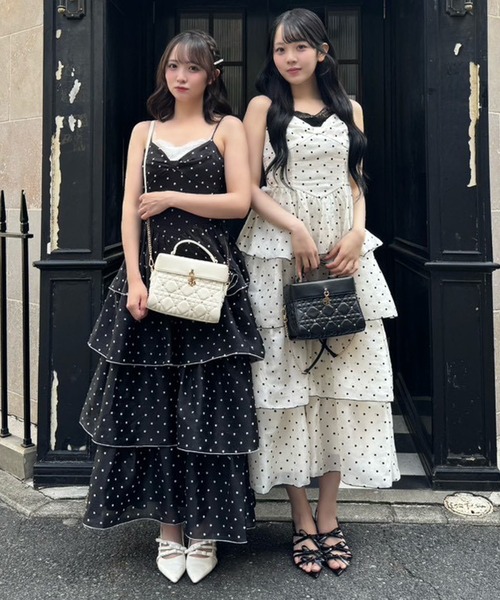 one after another NICE CLAUP(ワンアフターアナザーナイスクラップ)の「リボンティアードロングワンピース(ワンピース・レディース・ブラック/アイボリー・FREE)」の14枚目の写真