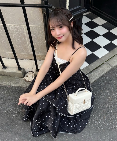 one after another NICE CLAUP(ワンアフターアナザーナイスクラップ)の「リボンティアードロングワンピース(ワンピース・レディース・ブラック/アイボリー・FREE)」の11枚目の写真