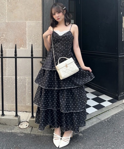 one after another NICE CLAUP(ワンアフターアナザーナイスクラップ)の「リボンティアードロングワンピース(ワンピース・レディース・ブラック/アイボリー・FREE)」の10枚目の写真