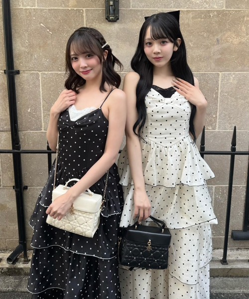 one after another NICE CLAUP(ワンアフターアナザーナイスクラップ)の「リボンティアードロングワンピース(ワンピース・レディース・ブラック/アイボリー・FREE)」の16枚目の写真