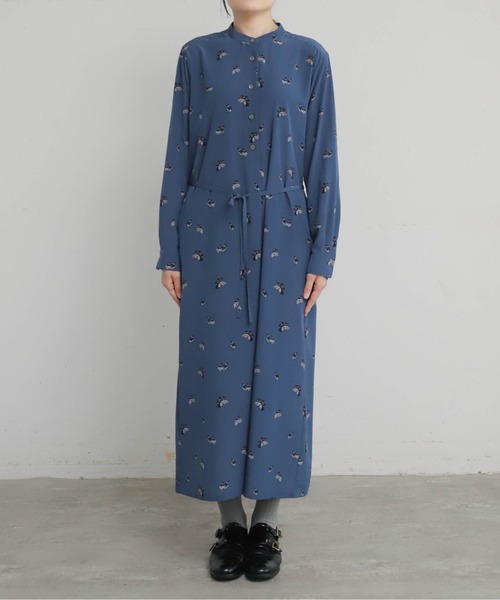 Blanc Bleu Minuit(ブランブルーミニュイ)の「フレンチカンカンプリント スタンドネックワンピース(ワンピース・レディース・ブルーグレー・FREE)」の19枚目の写真