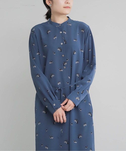 Blanc Bleu Minuit(ブランブルーミニュイ)の「フレンチカンカンプリント スタンドネックワンピース(ワンピース・レディース・ブルーグレー・FREE)」の8枚目の写真