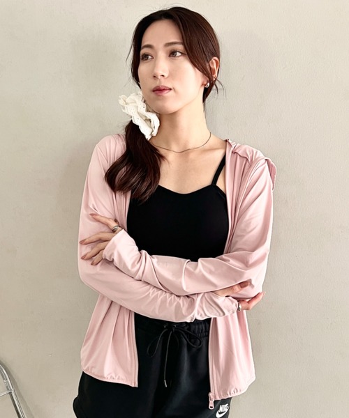 wears(ウェアーズ)の「【UVカット】 指穴付き 着脱可能つば付きハイネック 軽量ラッシュガード(パーカー・レディース・ブルー/ブラック/グレー/ホワイト/ライトピンク/ベージュ/カーキ・FREE)」の7枚目の写真