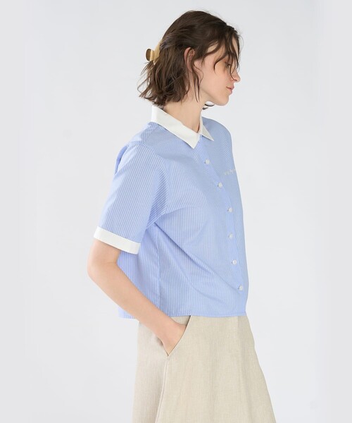 To b. by agnes b.(トゥービーバイアニエスベー)の「ロゴ プリント ストライプ ハーフスリーブ シャツ(シャツ/ブラウス・レディース・ブルー・36/40/38)」の5枚目の写真
