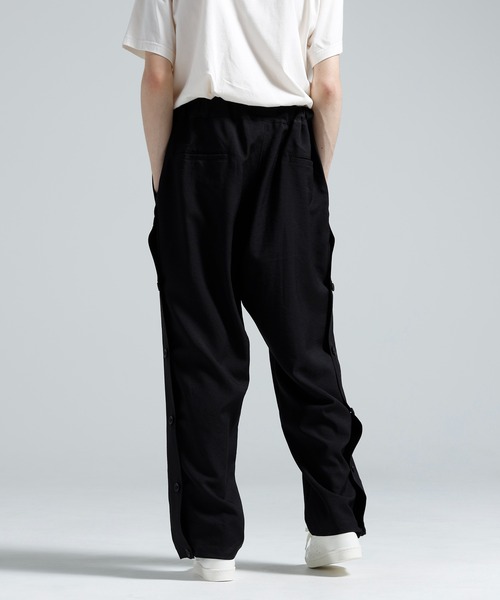 Y-3(ワイスリー)の「Y-3 SPORT UNIFORM ADATIVE 3 STRIPES PANTS(その他パンツ・メンズ・ブラック・MEDIUM/SMALL/X-SMALL/LARGE/X-LARGE)」の2枚目の写真