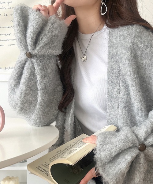 classicalelf(クラシカルエルフ)の「袖まで可愛い、ゆるっと愛されシルエット。キャンディスリーブ袖ボタンブークレーカーディガン(カーディガン/ボレロ・レディース・モカ/アイボリー/チャコール/ライトグレー・X-LARGE/SMALL/MEDIUM/LARGE)」の16枚目の写真