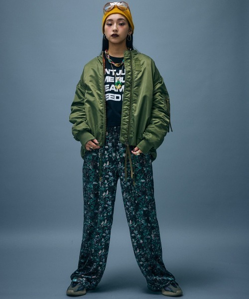 GEVS.(ジェイヴィス)の「パフィーMA1ブルゾン<大きいサイズ有>GEVS.(MA-1・レディース・カーキ/ワイン・M/L/LL/3L/4L/5L)」の5枚目の写真