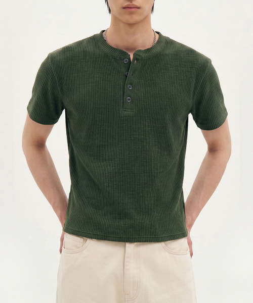 PROCESS(プロセス)の「Refined Henley Tee - Charcoal(Tシャツ/カットソー・メンズ・ダークグレー・FREE)」の1枚目の写真