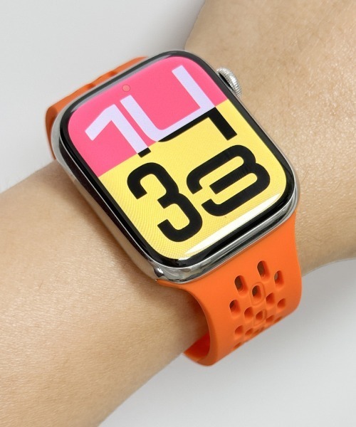 Fun & Daily(ファンアンドデイリー)の「Silicon Apple Watch Sports Band : アップルウォッチバンド(デジタル腕時計・レディース・オレンジ/レッド/ブラック/ネイビー/グレー/ライトベージュ/グリーン/ホワイト・B/A)」の8枚目の写真