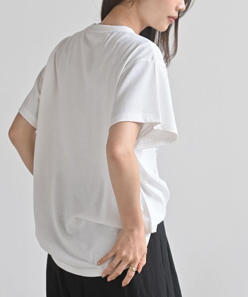 rps(アールピーエス)の「フラワー刺繍&プリントBIGT(Tシャツ/カットソー・レディース・オートミール/ブラック/オフホワイト・フリー)」の21枚目の写真
