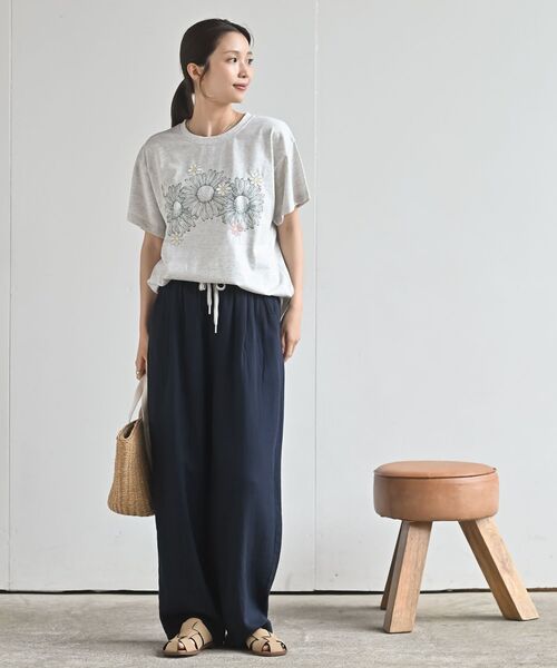 rps(アールピーエス)の「フラワー刺繍&プリントBIGT(Tシャツ/カットソー・レディース・オートミール/ブラック/オフホワイト・フリー)」の18枚目の写真