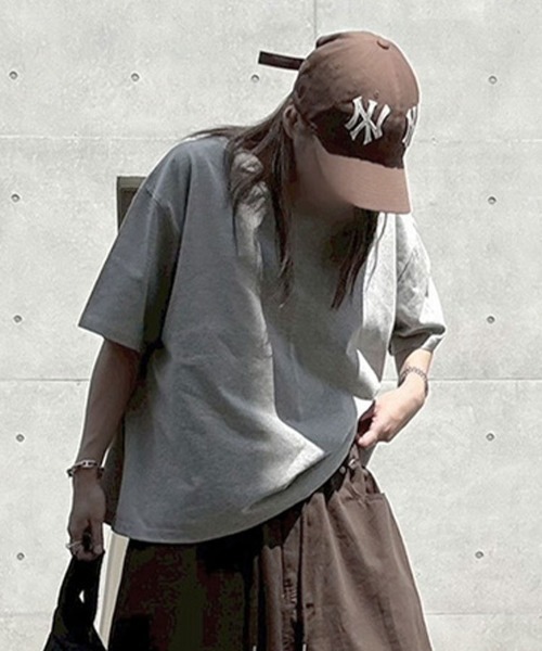 YACA(ヤーカ)の「Cropped T-shirt/クロップドTシャツ(Tシャツ/カットソー・レディース・グレー/ブラック・FREE)」の2枚目の写真