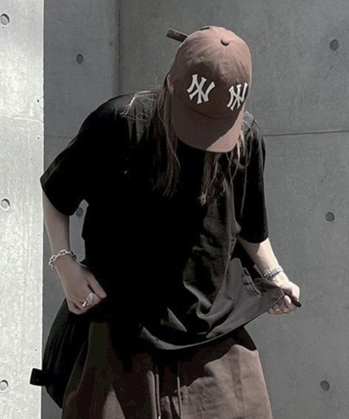 YACA(ヤーカ)の「Cropped T-shirt/クロップドTシャツ(Tシャツ/カットソー・レディース・グレー/ブラック・FREE)」の1枚目の写真