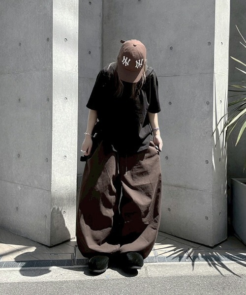 YACA(ヤーカ)の「Cropped T-shirt/クロップドTシャツ(Tシャツ/カットソー・レディース・グレー/ブラック・FREE)」の8枚目の写真